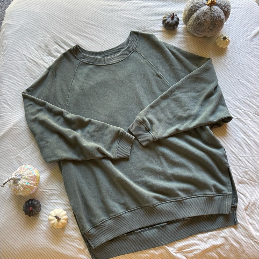American Eagle Outfitters Gray Jegging Fit Sweater